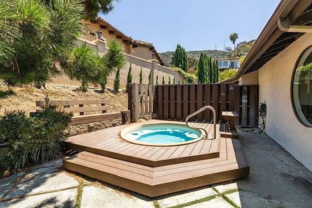 Private hot tub